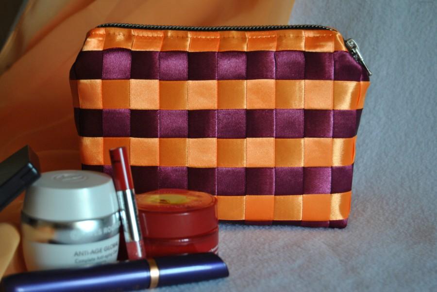 زفاف - Womens cosmetic bag  A striking accessory  Gift for her  Female accessory Cosmetic bag with steel zipper  Orange Burgundy bag for women