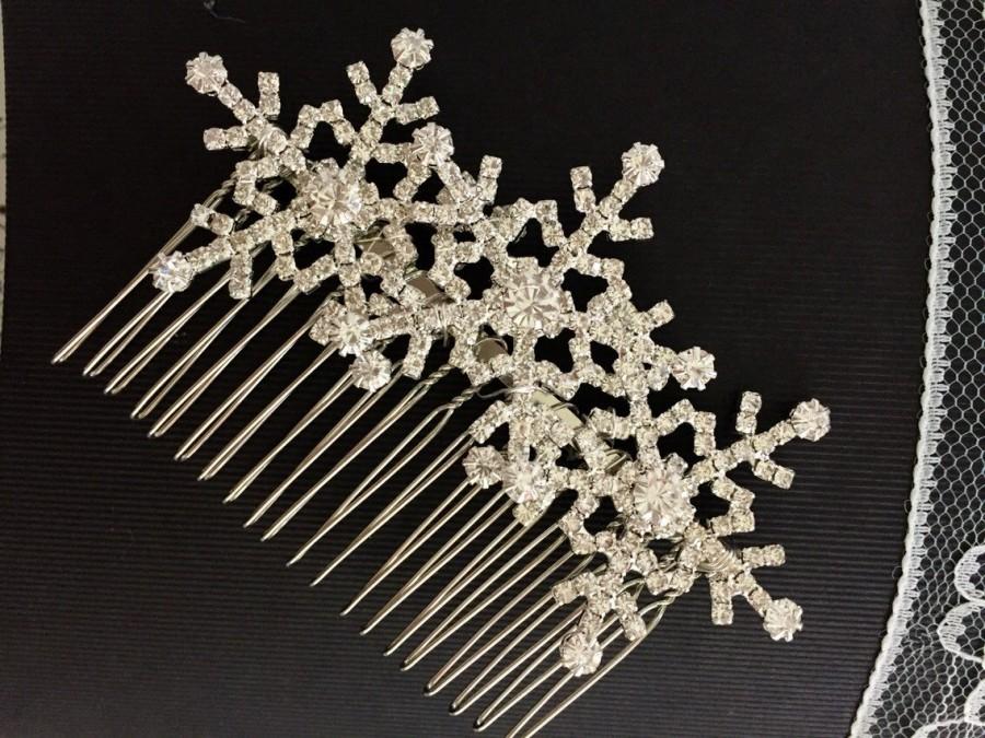 Wedding - Bridal hair comb - winter wedding - Snowflakes - fall wedding - Wedding headpiece - Christmas headpiece - bridal hair