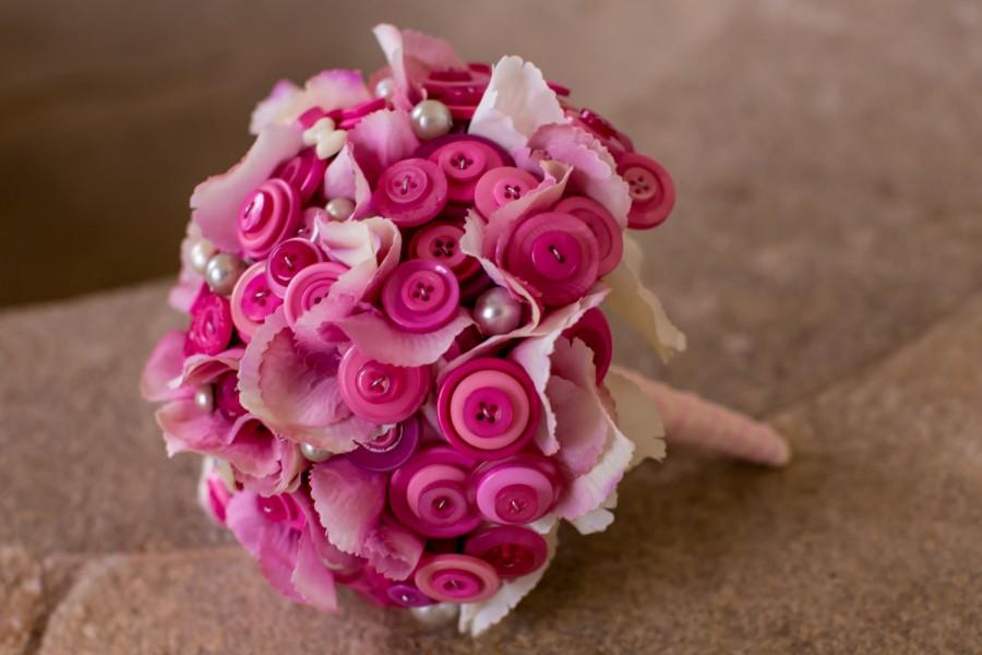 Hochzeit - Pink flower and button bridal bouquet 'becky'