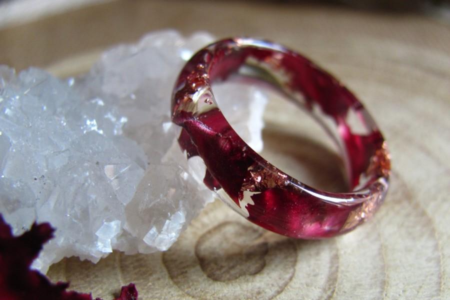 Hochzeit - Carnation Flower Resin Ring, Nature Flower Ring, Burgundy Ring, Promise Ring, Bridesmaid gift, Nature engagement ring, Romantic Ring