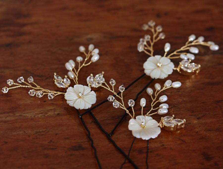Mariage - Set of Three Rose Gold Bridal Hair Pins, Freshwater Pearl Flower Hair Pins, Flower Headpiece, wedding Hair Fascinator