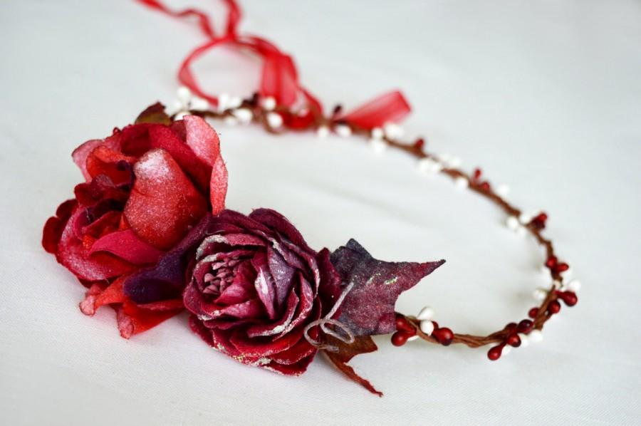 Hochzeit - Red flower crown, Bridal headpiece, Bohemian wedding hair accessories, Boho wreath, Red Wreath, Red rose halo, Red flower headband 
