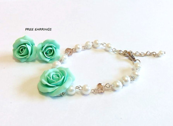 زفاف - SALE - FREE EARRINGS - Mint green rose and Pearls Bracelet, Rose Bracelet, Mint Bridesmaid Jewelry, Rose Jewelry, summer Jewelry