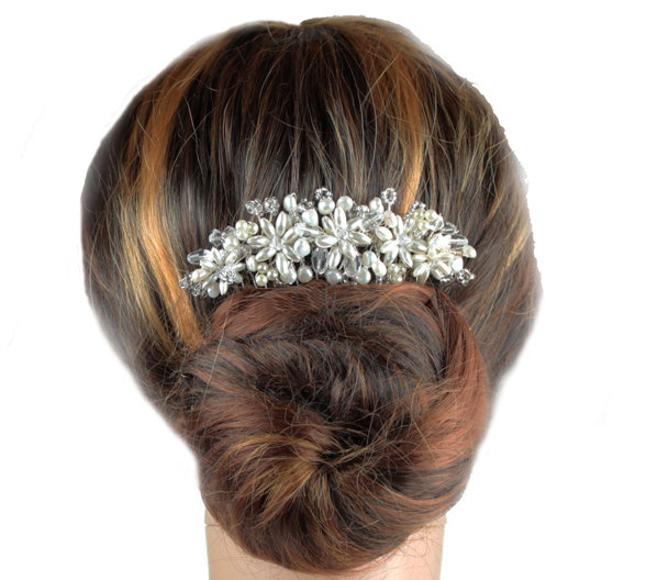Свадьба - Pearl Hair Comb,Wedding Headdresses,Bridal Hair Ornament,Wedding Jewellery,Bridal Hair Comb.