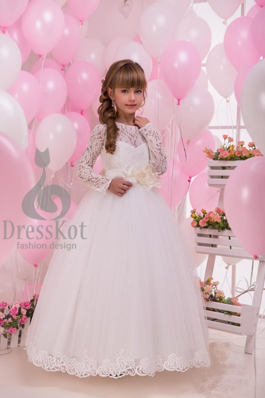 Wedding - Flower girl dress, vintage flower girl dress, Junior bridesmaid dress, white flower girl dress