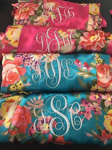 Mariage - Personalized bridal robes, Monogrammed Silk, Bridal Party gift, Getting ready robe, Wedding robe, personalized Floral robe, Floral Silk