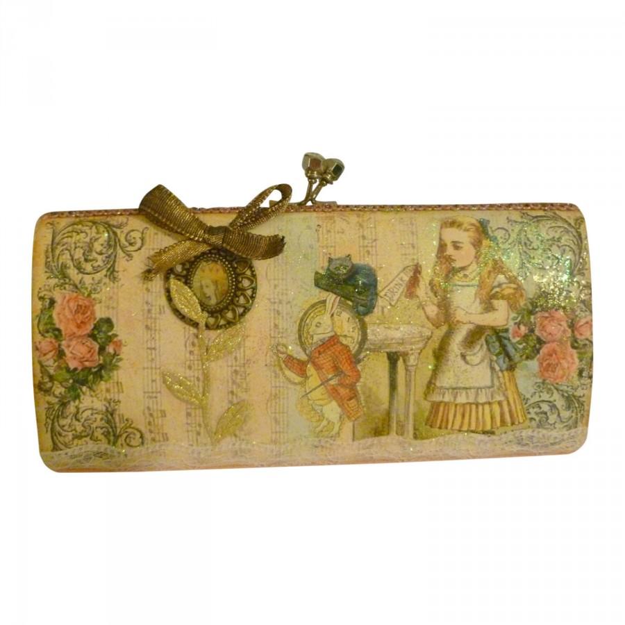 Свадьба - Alice in Wonderland Clutch Bag .. Alice Bridal Clutch .. custom design ..  One of a kind Personalized gift idea .. FREE SHIPPING WORLDWIDE