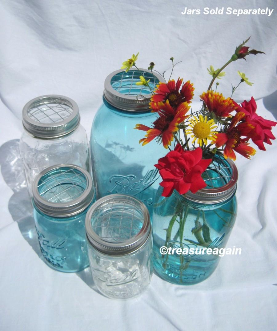Mariage - 5 Mason Jar Flower Frog Lids Mason Jar Flower Arrangement Wedding Centerpiece, Ball Jar DIY Flowers Garden Flower Vases, No Jars