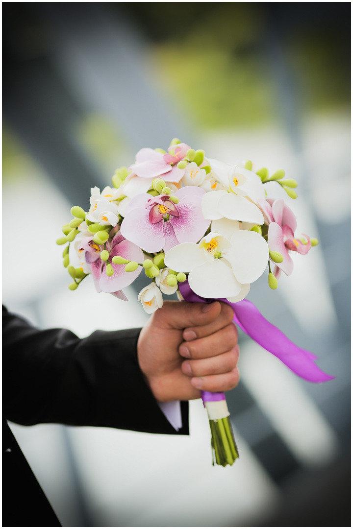 زفاف - Wedding bouquet and boutonniere set, Clay bouquet with orchids and white freesias, Natural look bouquet