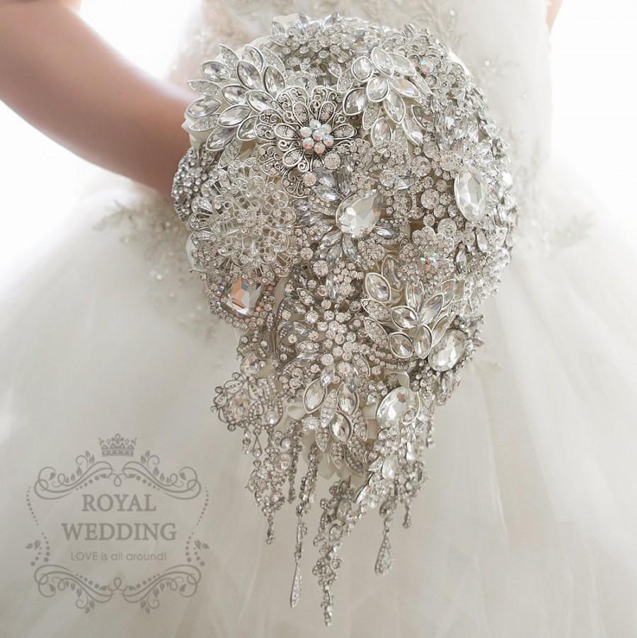 Mariage - Crystal Brooch Bouquet Cascading Wedding Bouquet Bridal Bouquet Bridesmaids Bouquet Bride Bouquet Keepsake Bouquet Jewelry Bouquet
