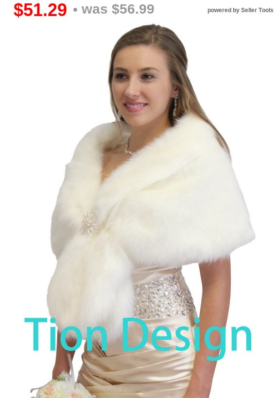 Свадьба - PreThanksgiving Sale Ivory faux fur stole, Bridal shrug, bridal wrap, faux fur wrap, faux fur shawl, bridal cape 800NF-IVY