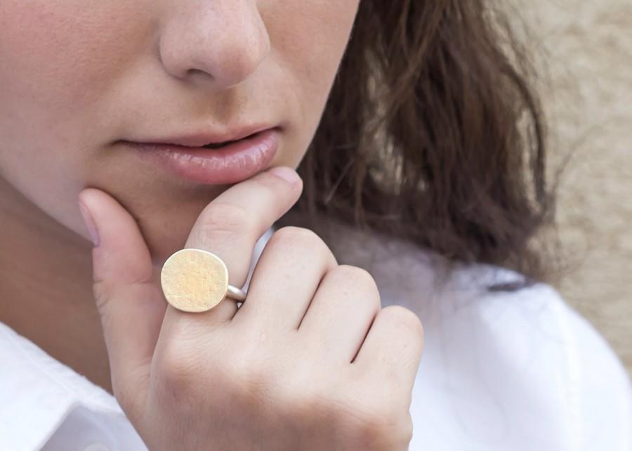 زفاف - Unique women gold ring - 14k solid gold and sterling silver ring - geometric gold ring with a hammered finish - anniversary Ring