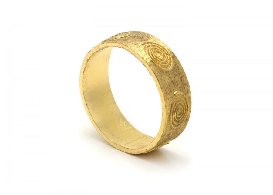Hochzeit - 18k Gold wedding band with spirals - unisex 18k Gold wedding band ring - unisex wedding jewelry