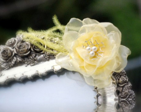 زفاف - Yellow Flower Fascinator Comb / Hair Clip / Brooch Pin / Barrette. Toddler Girl, Quinceanera Pageant, Bride Bridal Bridesmaid, Handmade Gift