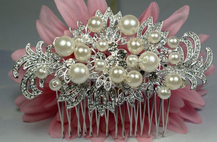 Hochzeit - Bridal Rhinestone Comb, Crystal Comb, Bridal Comb, Wedding Hair Comb, pearl Hair Combs, Ivory White Wedding Accessory, Bridal Headpiece,