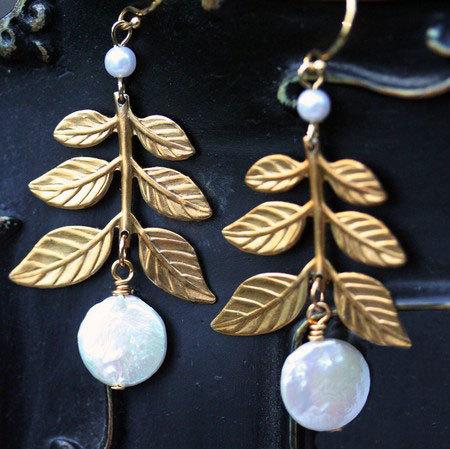 Wedding - Gold Leaf Earrings, Pearl and leaf Earrings , Bridal Earrings, Wedding Jewelry