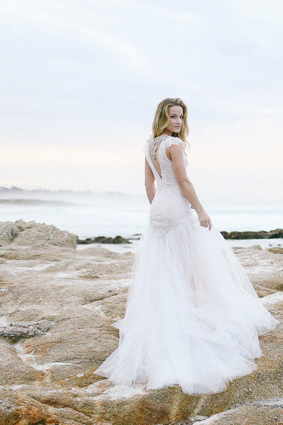 Hochzeit - Tulle wedding dress, wedding gown, lace dress, beach wedding, glamorous and sexy, sleeves, fit and flare gown for untraditional brides