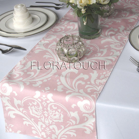 زفاف - Traditions Light Pink and White Damask Wedding Table Runner