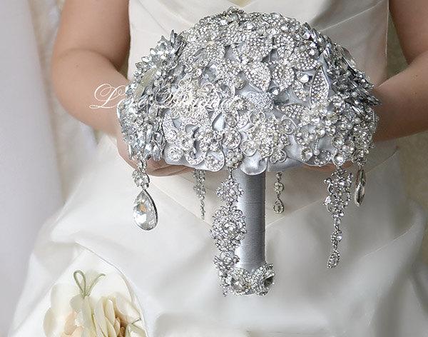 Mariage - Rhinestone Wedding Brooch bouquet, Gray and Silver Wedding Bouquet, Bridal Bouquet, Jewelry Bouquet, Crystal Bouquet, wedding brooch