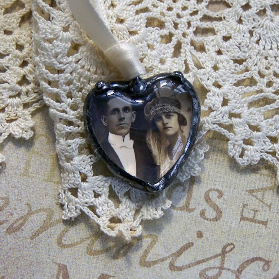 زفاف - Wedding Bouquet Charm For Memorial Photo Heart Cabochon Dark Patina For Vintage Look
