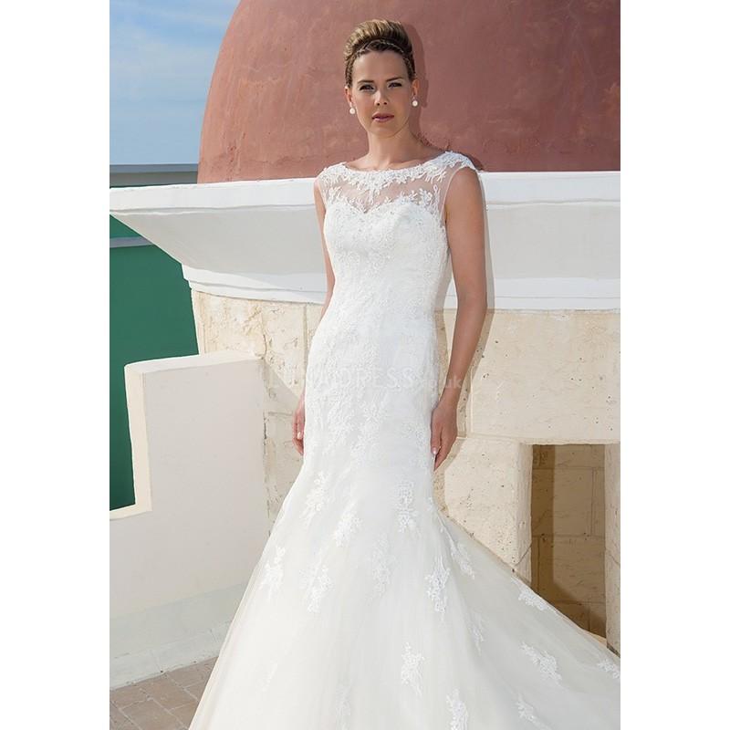 Mariage - Elegant Bateau Neck Lace Mermaid Natural Waist Floor Length Wedding Dress - Compelling Wedding Dresses