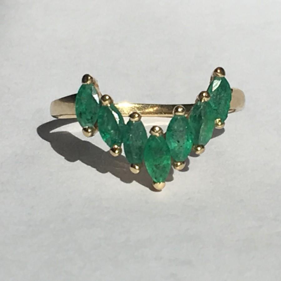 Mariage - Vintage Emerald Wedding Band. 14K Gold Wishbone Band. Unique Engagement Ring. Wedding Band. Estate Jewelry. May Birthstone. 20th Anniversary