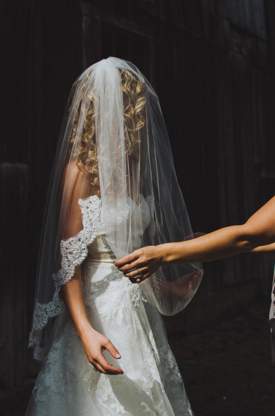 زفاف - 2 tier 40 inches finger tip/waist length with 4 inch Alencon lace wedding veil, bridal veil-  in white, light ivory, and ivory