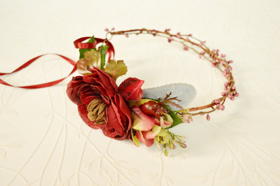 Hochzeit - Woodland hair wreath, Rustic crown, Red floral crown, Boho crown, Bridal hair accessories, Wedding hair piece, Green red headpiece, Berries