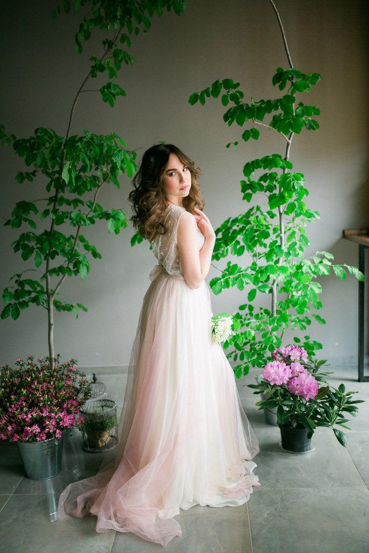 Свадьба - Wedding dress with v-neck open back, light tulle dress, dress blush color, wedding dress ivory and blush, open back wedding dress