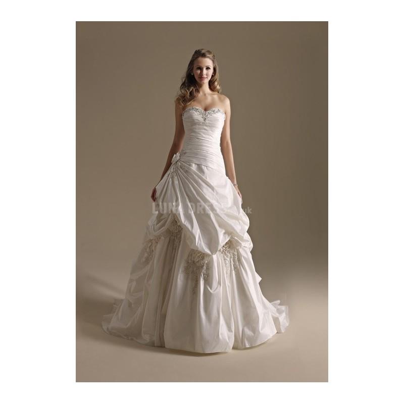Hochzeit - Glamorous Sweetheart Ball Gown Taffeta Floor Length Sleeveless Wedding Gown - Compelling Wedding Dresses