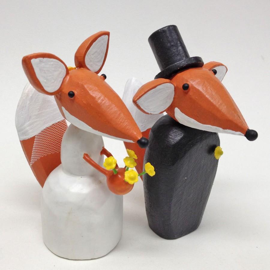 Hochzeit - Bride and Groom Foxes for your Wedding Cake