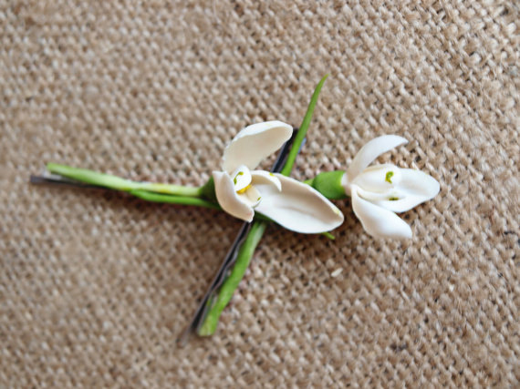 Hochzeit - 2 Invisible hairpin with snowdrops, clip in hair, wedding jewellery, bride jeewellery, cold porcelain, flower in hair