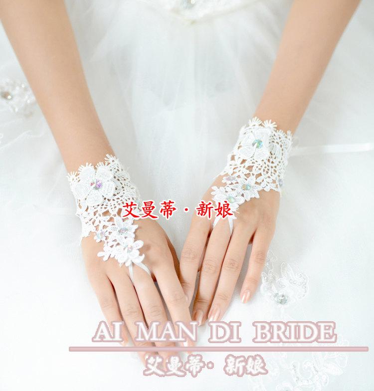 Mariage - Flower lace rhinestone bridal gloves wrist design wedding braid veils AMD3423  SKU: 7J12