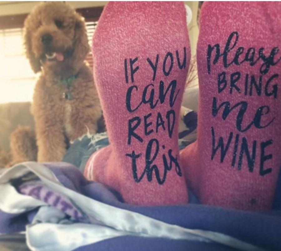 Mariage - If You can read this, please bring me WINE socks - wine socks - bottoms up socks - ladies - pink wine socks - pink socks - fun gift  wine