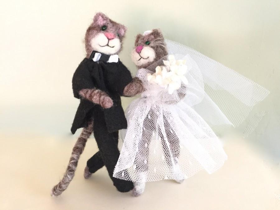 Свадьба - Wedding cake topper funny cats wedding cake topper cat bouquet veil white beige brown ginger bride and groom pink animal cute love heart red