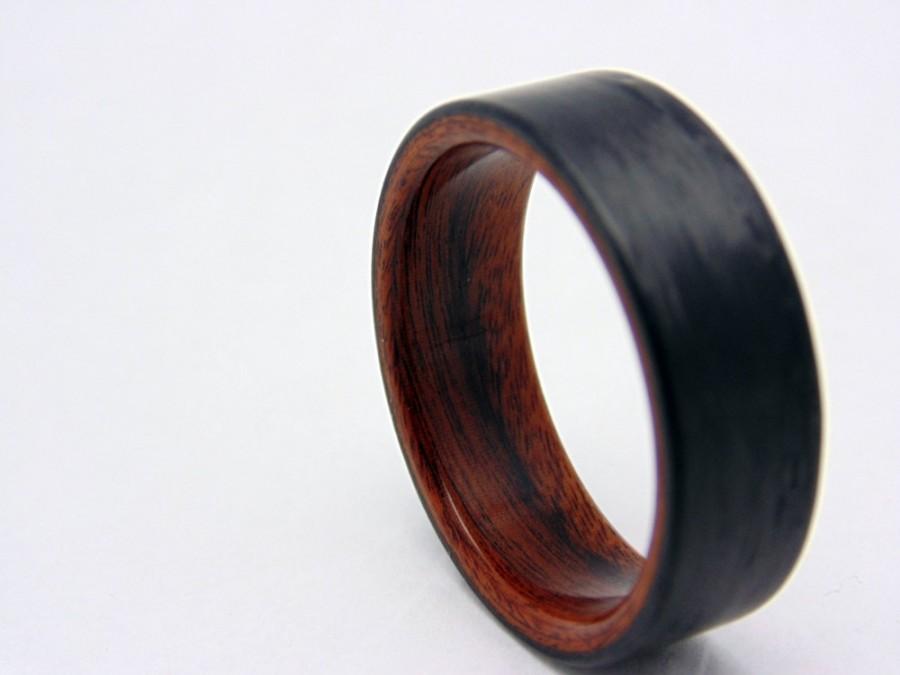 Hochzeit - Santos Rosewood and Carbon Fiber ring Handmade wood ring