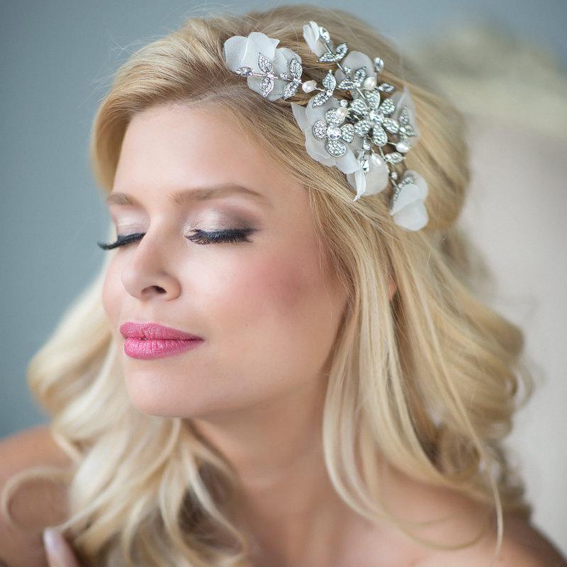 Свадьба - Pearl & Crystal Bridal Comb, Floral Wedding Hair Accessory,  Bridal Hair Accessory