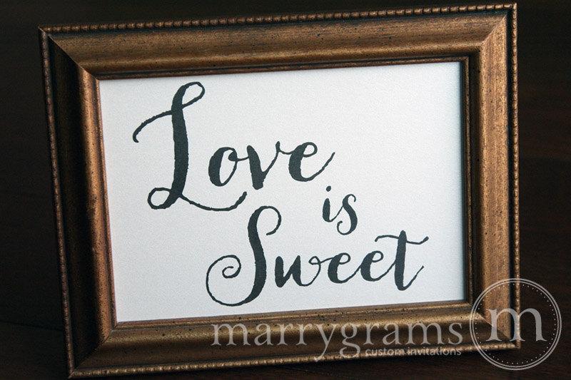 زفاف - Love is Sweet Candy Buffet Dessert Station Table Card Sign - Wedding Reception Seating Signage - Matching Numbers Available SS02