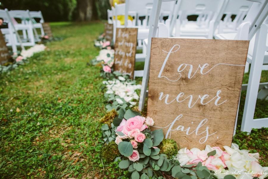 Mariage - Corinthians Aisle Sign - Set of 1 - Wooden Wedding Signs - Wood