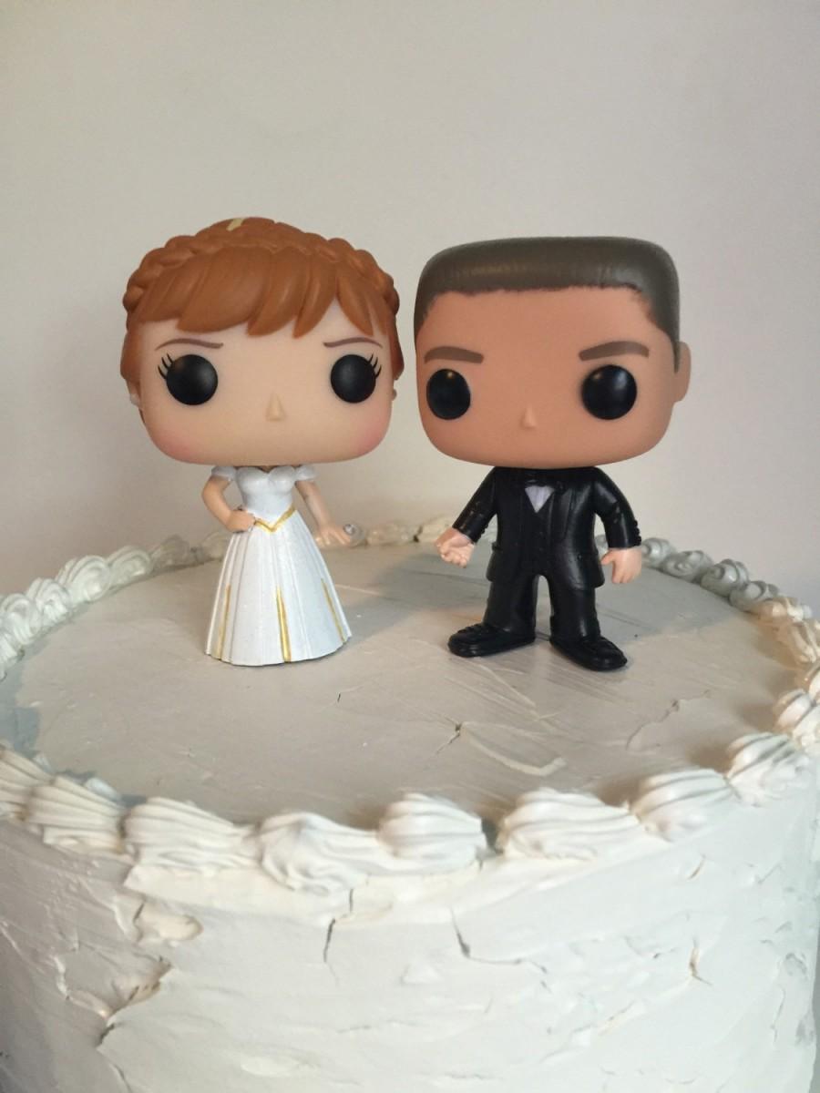 Hochzeit - Custom Funko Pop Anna and Groom Wedding Cake Topper Set Disney's Frozen