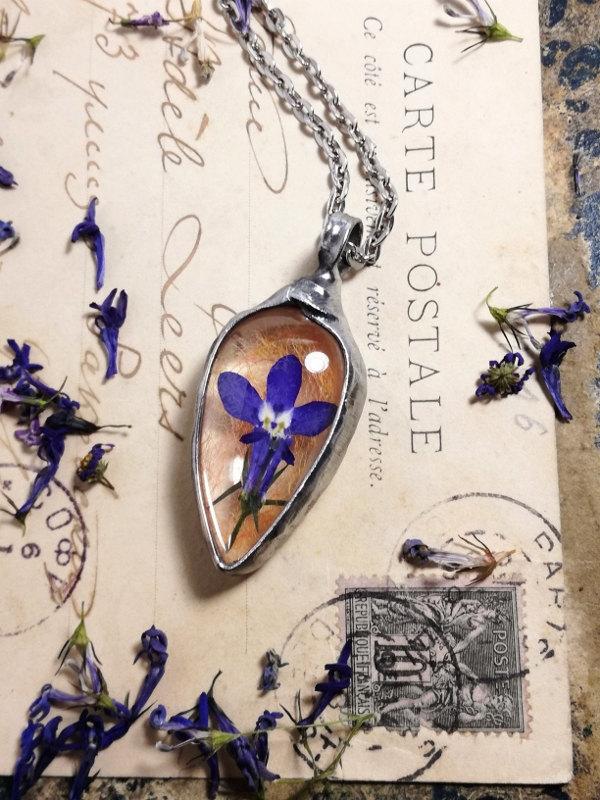 Mariage - Blue Flower Necklace, Forest  Necklace, Statement Woodland Pendant, Herbarium Jewellery, bustani