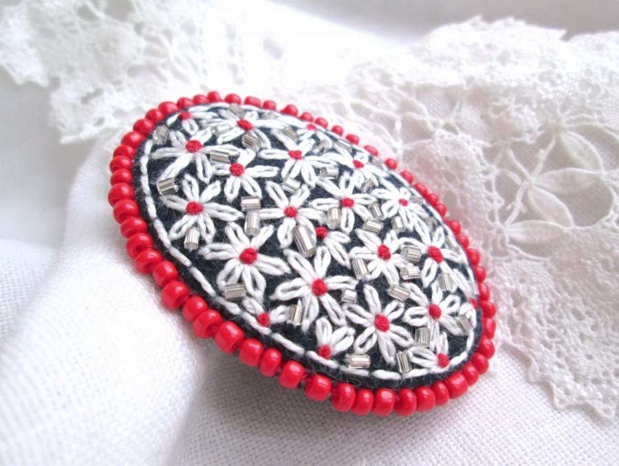 Wedding - Flowers Brooch.Embroidered Brooch.White Red Felt Brooch.Beaded Brooch.Oval Brooch.Embroidered Flowers. Textile Brooch. Gift for Her,for Mom.
