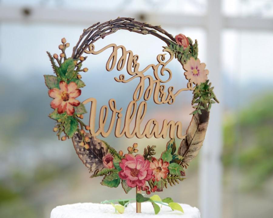 Mariage - Personalized Wedding Cake Topper, Custom Linden Wood Mr and Mrs Cake Topper with Floral Wreath, Cake Topper Personalized with YOUR Name #150
