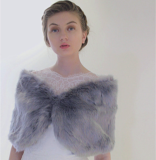 زفاف - Bridal fur stole, Ivory Faux Fur Shawl, wedding winter jacket wrap, Grey cape evening wear shrug bolero bridesmaid accessories