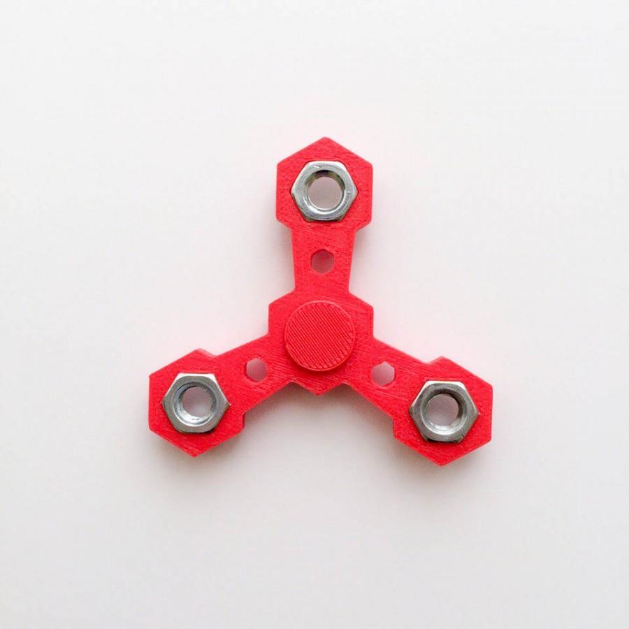 Hochzeit - Fidget Spinner Toy with nuts - Tri-spinner - Hand Finger - EDC - 3d printed