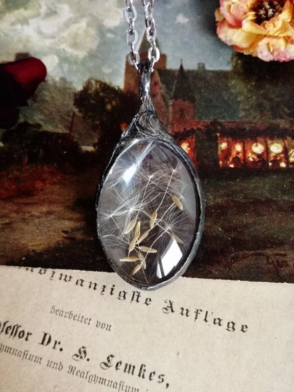 Hochzeit - DANDELION seeds necklace, pendant, terrarium necklace, botanical ,natural specimen ,real plant jewelry, wild meadow, BOHO, gift for her