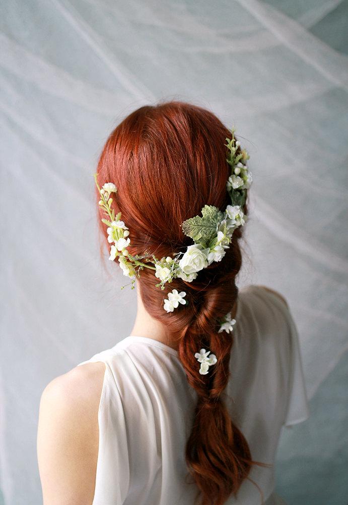 Hochzeit - White wedding headpiece, boho bridal comb, floral hair comb, woodland wedding hair piece, white flower comb, bridal hair accessories