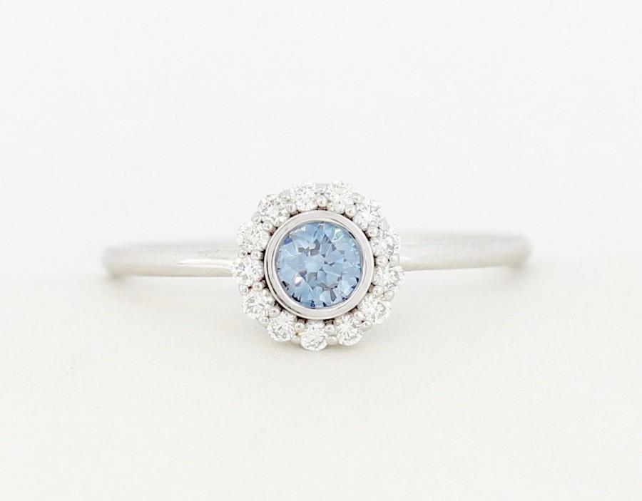 زفاف - Halo Set Ring, Round Brilliant Cut Lab Grown BLUE Diamond Halo Engagement Ring, White Gold Thin Dainty Bezel Set Halo Engagement Ring
