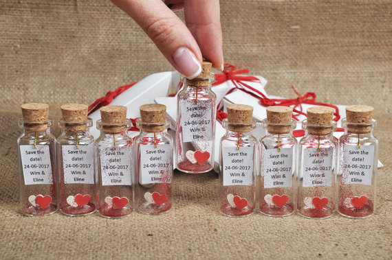 Mariage - Wedding favors Red and white favors for wedding Thank you gift for guests Wedding bomboniere Glass bottles Red