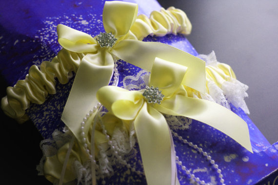 Hochzeit - Lemon Yellow Bridal Garter Set, Ivory Lace Wedding Garter Set, Yellow Toss Garter & Keepsake Garter, Lace Bridal Garters, Yellow Prom Garter